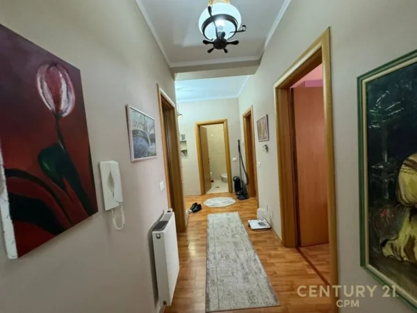 Tirane, shes apartament 2+1+2 , 118 m² 250.000 € (Komuna e Parisit)