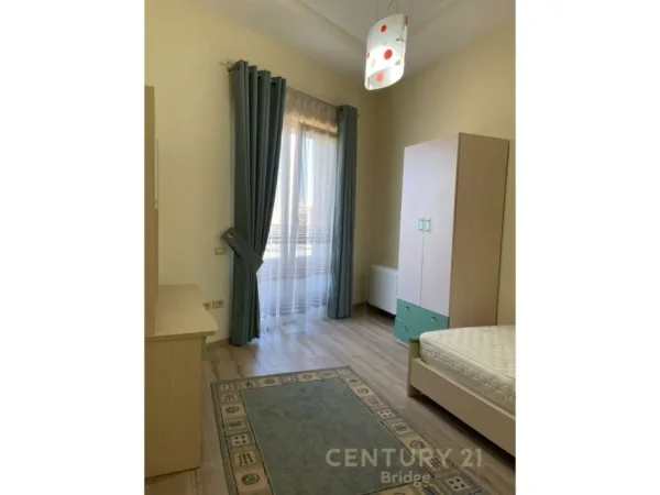 Tirane, jap me qera apartament 3+1+2+POST PARKIMI , 180 m² 1.200 € (Kopshti Botanik Zoologjik)