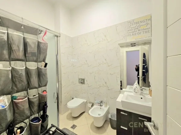 Tirane, jap me qera apartament 3+1+2+POST PARKIMI , 180 m² 1.200 € (Kopshti Botanik Zoologjik)