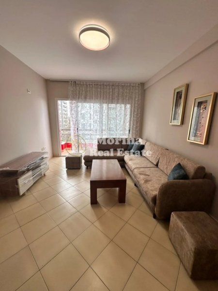 Tirane, jepet me qera apartament 1+1+Ballkon Kati 3, 68 m² 400 € (Rruga 5 Maji)