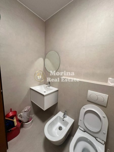 Tirane, jepet me qera apartament 1+1+Ballkon Kati 3, 68 m² 400 € (Rruga 5 Maji)