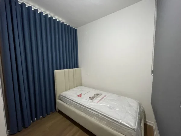 Tirane, jepet me qera 2+1 Kati 4, 70 m² 450 € (Loni Ligori)