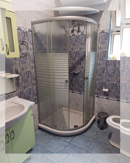 Tirane, jepet me qera shtepi 2 Katshe , 180 m² 500 € (Babrru)