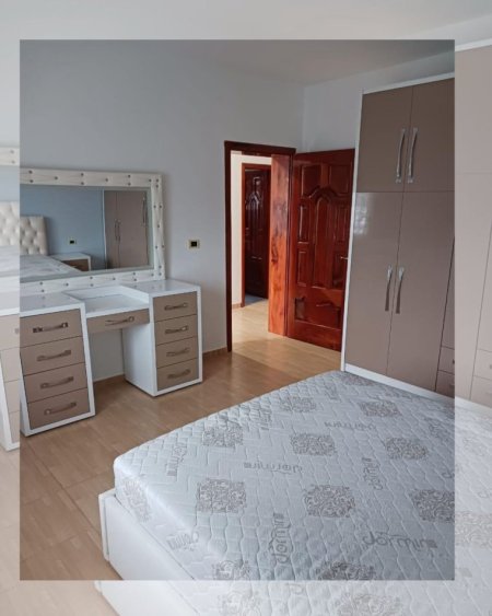 Tirane, jepet me qera shtepi 2 Katshe , 180 m² 500 € (Babrru)
