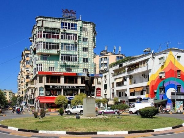 1035383_915423_Tirana_31.jpg