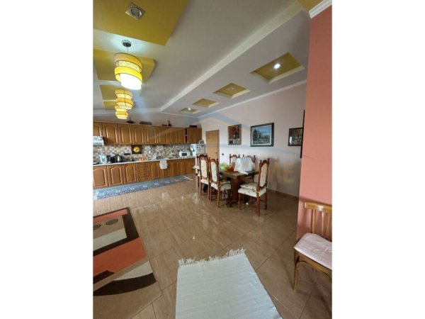 APARTAMENT 3+1 NE SHITJE NE FRESK