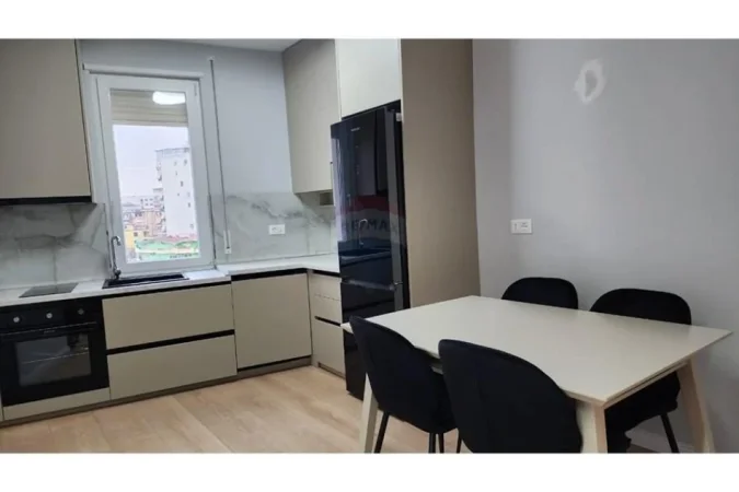 Tirane, jepet me qera apartament 1+1 Kati 5, 70 m² 700 € (Shkolla e Baletit)