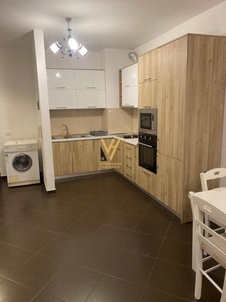 Tirane, jepet me qera apartament 1+1+Aneks+Ballkon Kati 1, 60 m² 500 € (VARRI I BAMIT)
