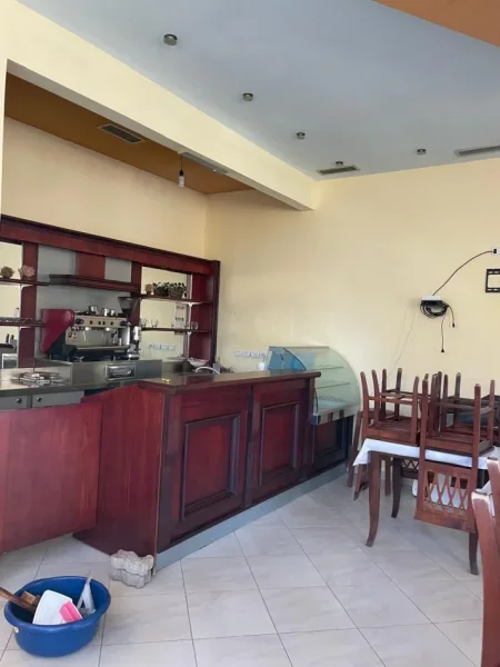 Durres, jepet me qera lokal , 76 m² 700 € (Golem)