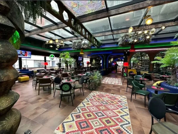 Tirane, shitet ambjent biznesi Kati 0, 971 m² 1.950.000 € (ASTIR)