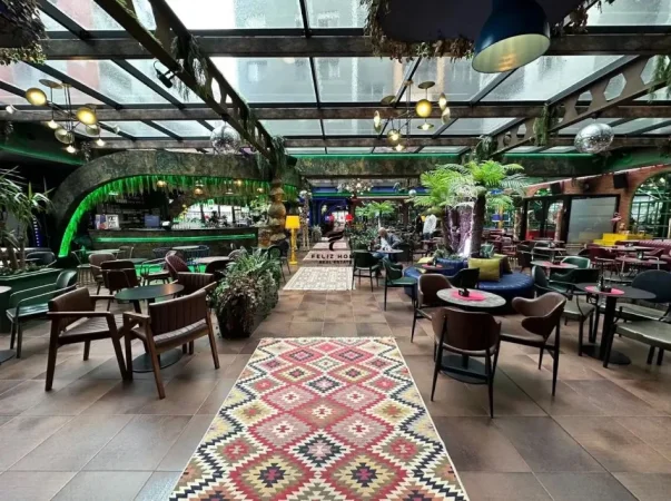 Tirane, shitet ambjent biznesi Kati 0, 971 m² 1.950.000 € (ASTIR)