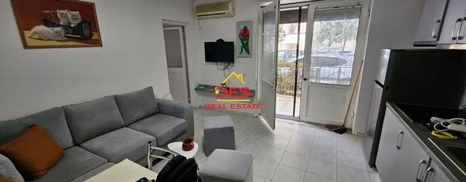 Vlore, jepet me qera 1+1 Kati 0, 70 m² 250 € (Rruga Sadik Zotaj)