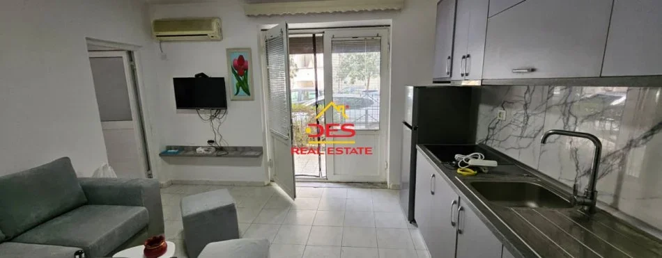 Vlore, jepet me qera 1+1 Kati 0, 70 m² 250 € (Rruga Sadik Zotaj)