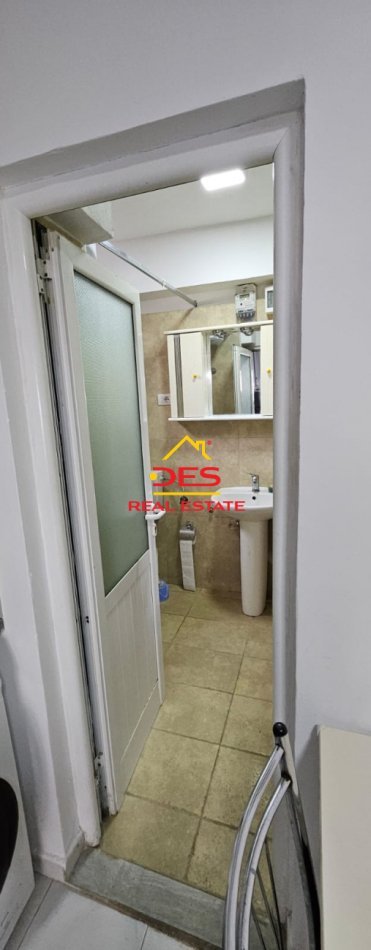 Vlore, jepet me qera 1+1 Kati 0, 70 m² 250 € (Rruga Sadik Zotaj)