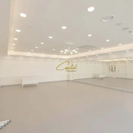 Tirane, jepet me qera dyqan Kati 1, 216 m² 1.200 € (MISTO MAME)