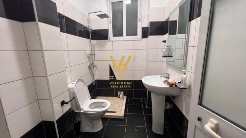 Tirane, jepet me qera apartament 1+1+Aneks+Ballkon Kati 0, 75 m² 500 € (RRUGA 5 MAJI)