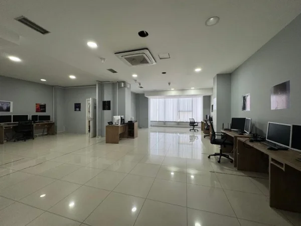 Tirane, shitet ambjent biznesi Kati 3, 755 m² 750.000 € (Astir)