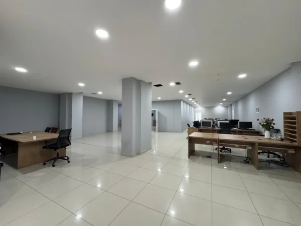 Tirane, shitet ambjent biznesi Kati 3, 755 m² 750.000 € (Astir)