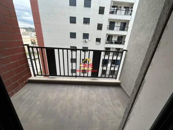 Vlore, shitet apartament 2+1+Ballkon Kati 6, 87 m² 121.800 € (Rruga Gjergj Kastrioti)