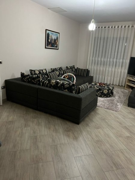 Tirane, jepet me qera apartament 3 Katshe Kati 1, 300 m² 3.000 € (Porcelan)