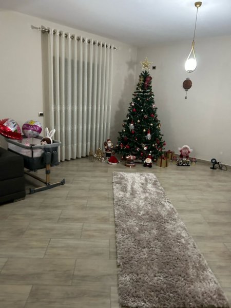 Tirane, jepet me qera apartament 3 Katshe Kati 1, 300 m² 3.000 € (Porcelan)