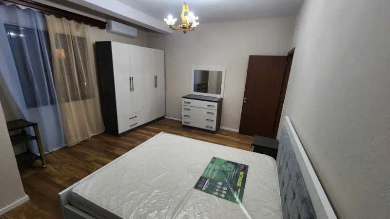 Tirane, jepet me qera apartament 2+1 , 106 m² 700 € (Myslym shyri)