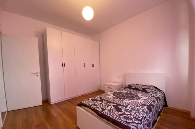 Tirane, jepet me qera apartament 2+1+Ballkon Kati 4, 11 m² 600 € (rruga Ali Dem)
