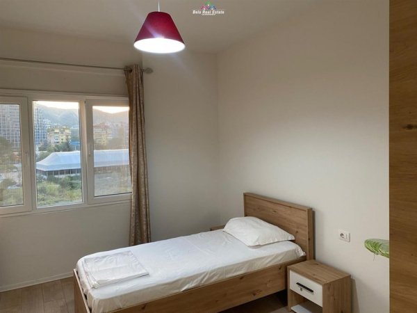 Tirane, jepet me qera apartament 2+1+Ballkon Kati 4, 96 m² 1.300 € (rruga e kosovareve)