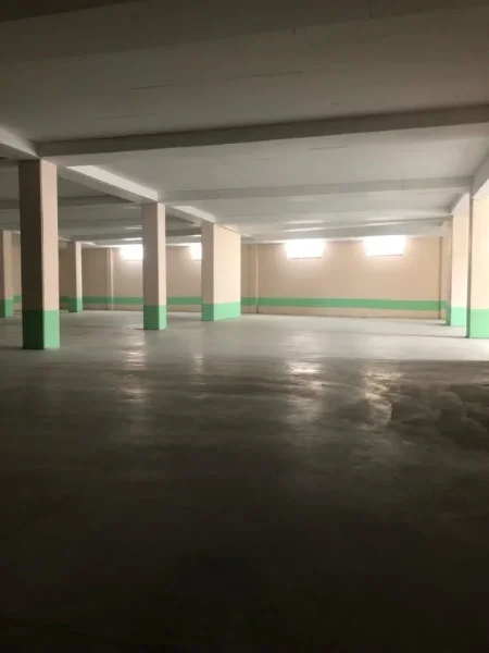 Tirane, jepet me qera ambjent biznesi Kati 0, 1.500 m² 4.500 € (Kombinat)