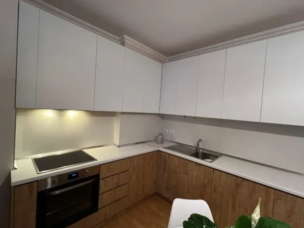 Tirane, jepet me qera apartament 2+1 Kati 4, 80 m² (Pazari i Ri)