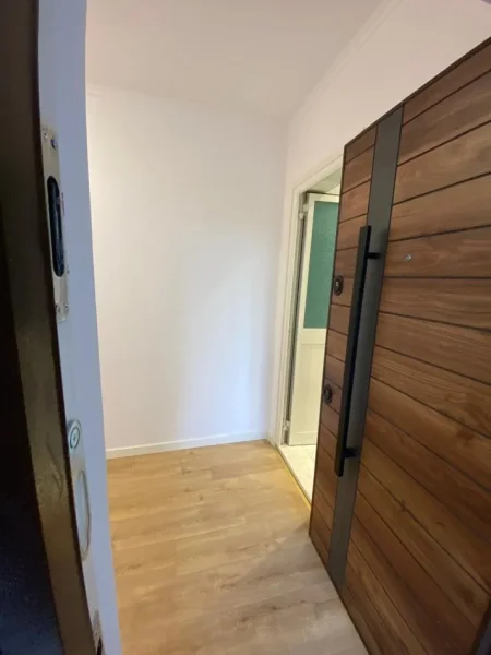 Tirane, shitet 2+1+Aneks+Ballkon Kati 2, 90 m² 185.000 € (Rruga e Durresit)