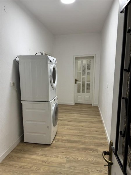 Tirane, jepet me qera shtepi 1+1+Ballkon Kati 1, 65 m² 400 € (Bulevardi Migjeni)