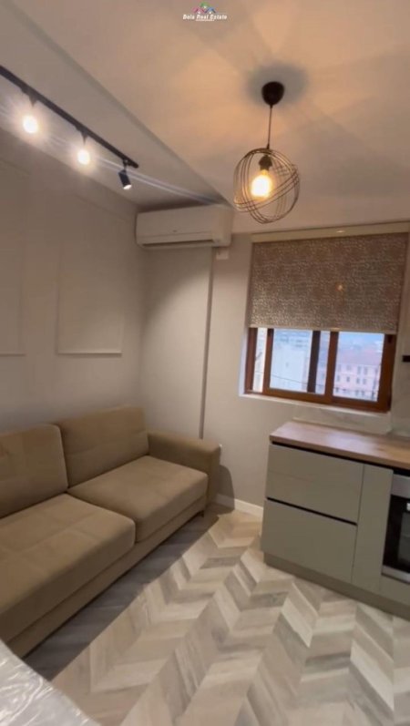 Tirane, jepet me qera garsonier Kati 6, 35 m² 550 € (pazari i ri)