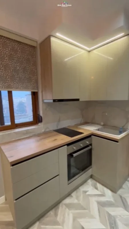 Tirane, jepet me qera garsonier Kati 6, 35 m² 50.000 leke (pazari i ri)