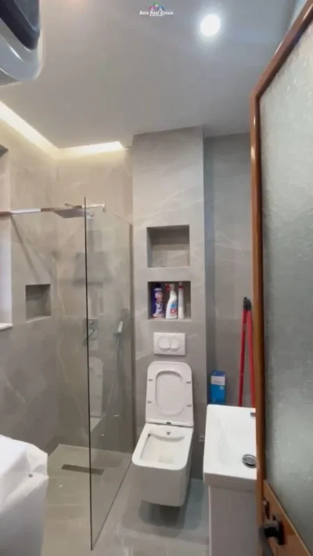 Tirane, jepet me qera garsonier Kati 6, 35 m² 50.000 leke (pazari i ri)