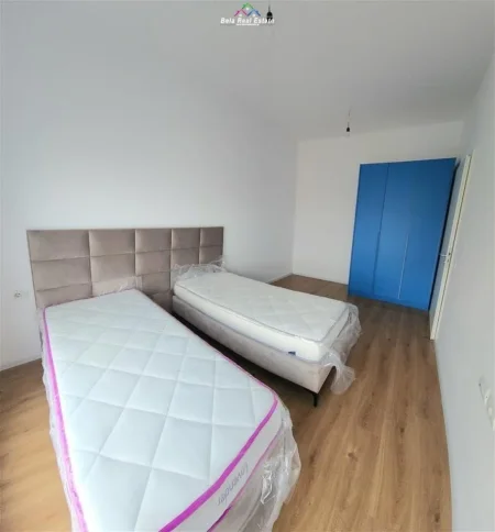 Tirane, jepet me qera apartament 1+1+Ballkon Kati 2, 60 m² 415 € (ali demi)