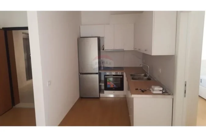 jepet me qera , 85 m² 600 € (Jepet 2+1+2 me qira tek Rruga e Dibres!)