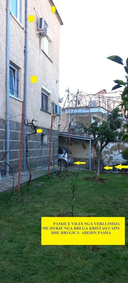 Tirane, Qera Shtëpi/Vile 3-kate, oborr  e bahçe, kat përdhes magazin, kati 2-të për gatim-ngrënie, ndënje, kati 3-të me 3-dhoma gjumi, qera1500€/muaj, në rr.Kristaq Capo e Abedin Pasha, si dhe rr.P.Budi, 200m pallati Grand/Todi Shkurti, 1.1-km nga Ura Elbasanit/Shkolla Baletit, 800m nga Ura Brrylit