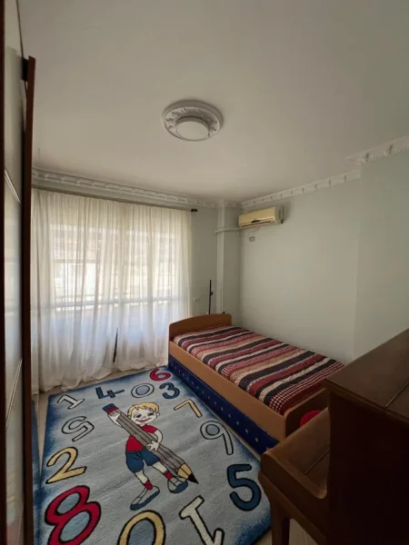 Tirane, jepet me qera apartament 2+1 Kati 8, 120 m² 500 € 