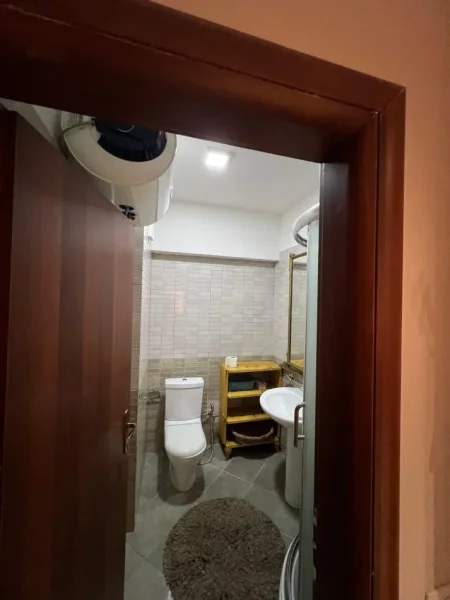 Tirane, jepet me qera apartament 2+1 Kati 8, 120 m² 500 € 