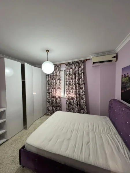 Tirane, jepet me qera apartament 2+1 Kati 8, 120 m² 500 € 