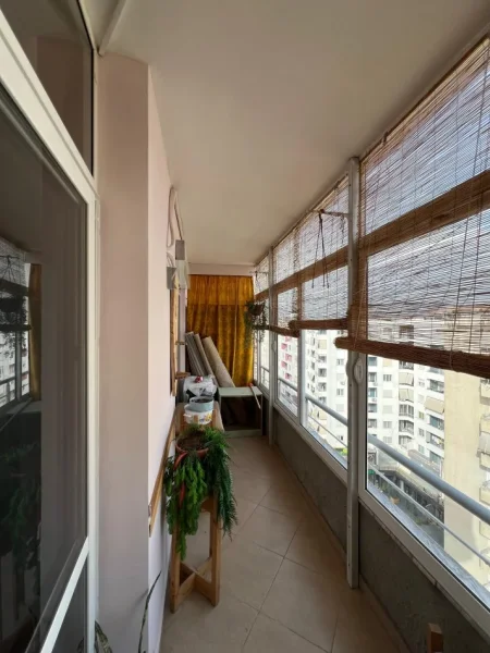 Tirane, jepet me qera apartament 2+1 Kati 8, 120 m² 500 € 