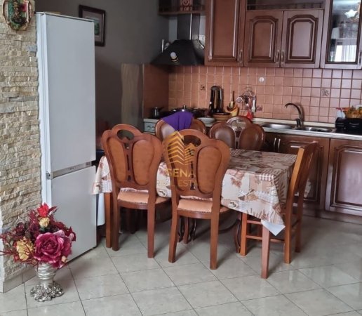 Tirane, jepet me qera apartament 2+1 Kati 7, 109 m² 800 € (Rruga Kahreman Ylli)