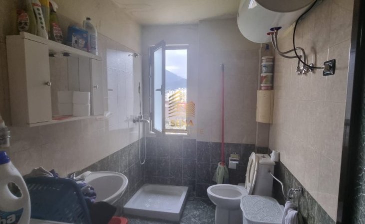 Tirane, jepet me qera apartament 2+1 Kati 7, 109 m² 800 € (Rruga Kahreman Ylli)