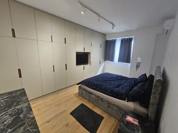 Tirane, shitet apartament 2+1+Ballkon Kati 3, 114 m²