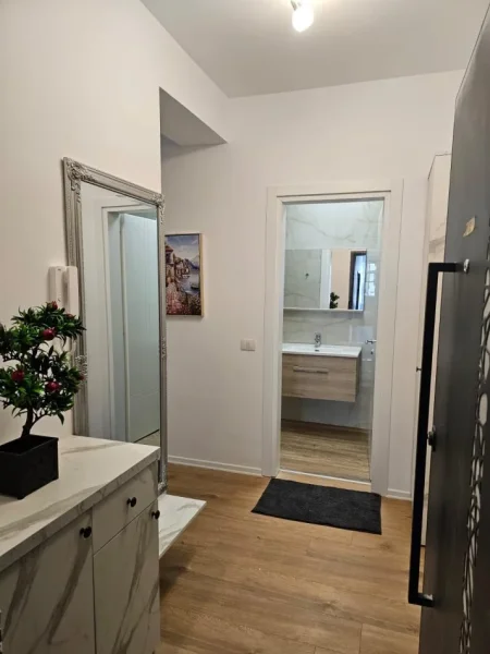 Tirane, shitet apartament 2+1+Ballkon Kati 3, 114 m²