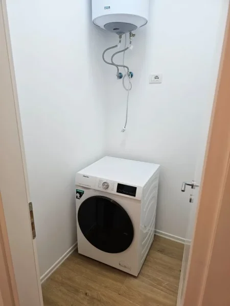 Tirane, shitet apartament 2+1+Ballkon Kati 3, 114 m²