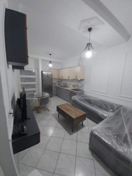 Tirane, jepet me qera apartament Kati 1, 100 m² 450 Euro