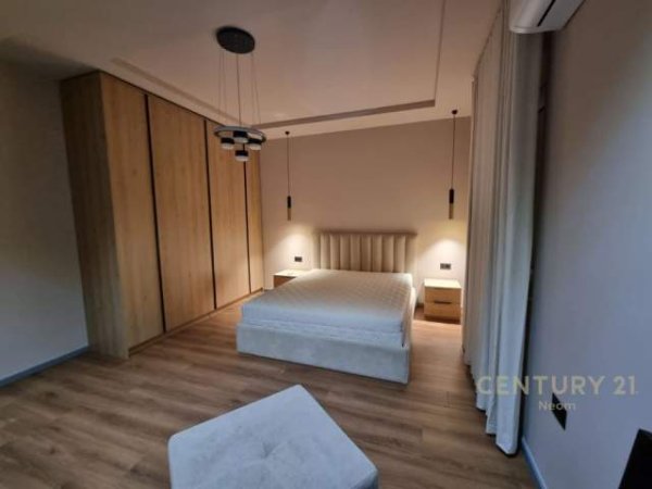 Tirane, jepet me qera apartament 2+1 Kati 2, 120 m² 800 Euro (vasil shanto)