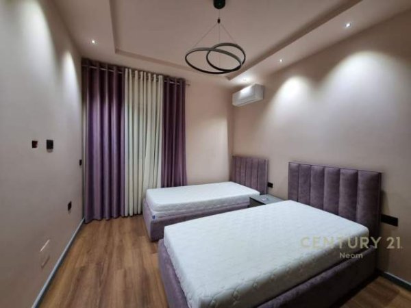 Tirane, jepet me qera apartament 2+1 Kati 2, 120 m² 800 Euro (vasil shanto)